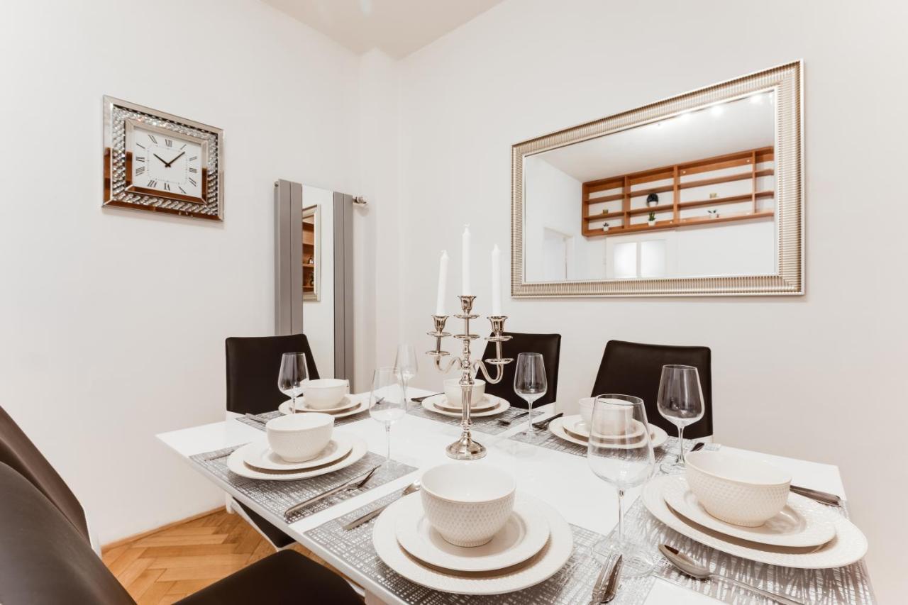 Exclusive Riverside Apartment In The Heart Of براغ المظهر الخارجي الصورة