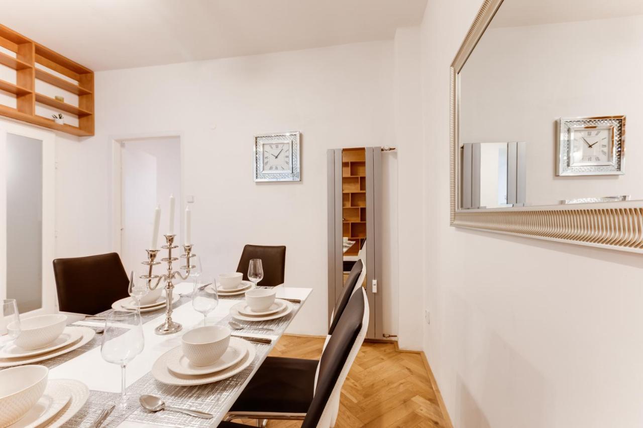 Exclusive Riverside Apartment In The Heart Of براغ المظهر الخارجي الصورة